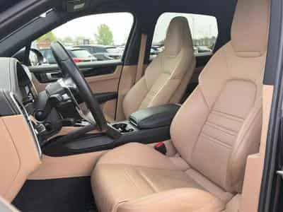 Porsche CAYENNE (9YA) 3.0 V6 462 E-HYBRID PLATINUM EDITION (2023) - Photo 11