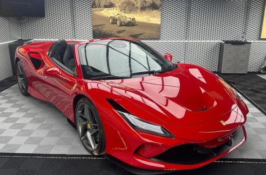 Ferrari F8 Spider Rosso Corsa (2023) - Photo 6