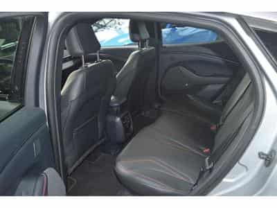 Ford Mustang Mach-E AWD 99kWh Extended Range 351CV/258kW - A1 (2021) - Foto 6