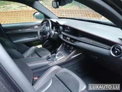 Alfa-Romeo Stelvio Quadrifoglio (2018) - Photo 8