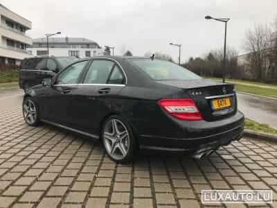 Mercedes C 63 AMG (2009) - Foto 2