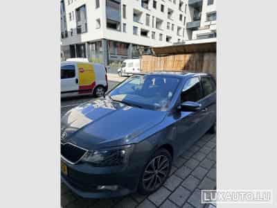 Skoda Fabia 1.0 TSI Style DSG (2018) - Photo 2
