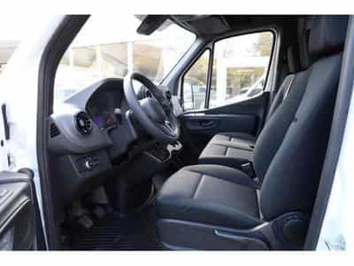 Mercedes Sprinter 315 Kasten L2 FWD (2023) - Foto 10