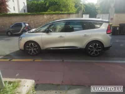 Renault Grand Scenic Intens (2021) - Photo 9