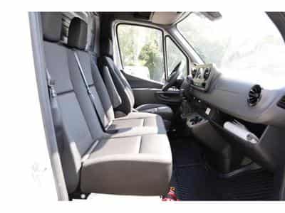 Mercedes Sprinter 315 Kasten L2 FWD (2023) - Foto 10