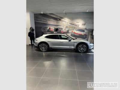 Porsche Taycan 4S Cross Turismo (2022) - Photo 2
