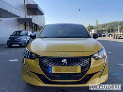 Peugeot 208 GT (2022) - Photo 2