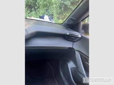 Peugeot 208 GT (2022) - Photo 9