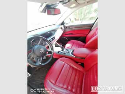 Alfa-Romeo Stelvio VELOCE (2021) - Photo 2