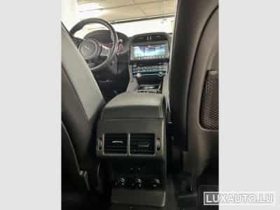 Jaguar F-Pace 180ch 20d Aut. AWD Chequered Flag (2021) - Photo 2