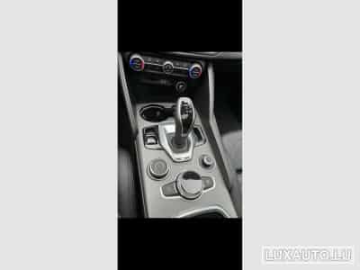 Alfa-Romeo Giulia MY22 Sprint 2.0 TB 200 AT (2022) - Photo 8