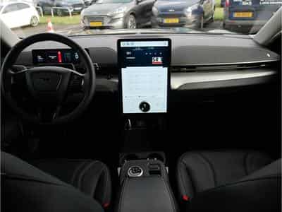 Ford Mustang Mach-E RWD 76kWh Standard Range 258ch/190kW - A1 (2021) - Foto 2