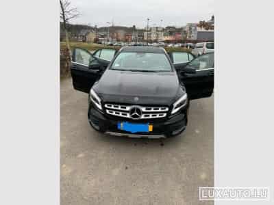 Mercedes GLA 180 Sporty Utilitiy AMG LINE (2019) - Foto 1