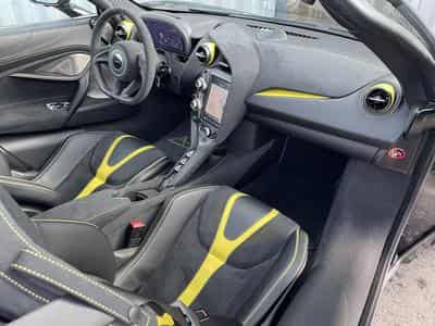 McLaren 720S COUPE 4.0 V8 BITURBO 720 PERFORMANCE CARBON (2018) - Photo 13