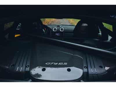 Porsche Cayman GT4 RS Weissach (2023) - Photo 10