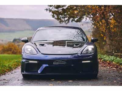 Porsche Cayman GT4 RS Weissach (2023) - Photo 11