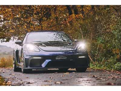 Porsche Cayman GT4 RS Weissach (2023) - Photo 12