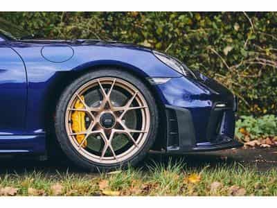 Porsche Cayman GT4 RS Weissach (2023) - Photo 4