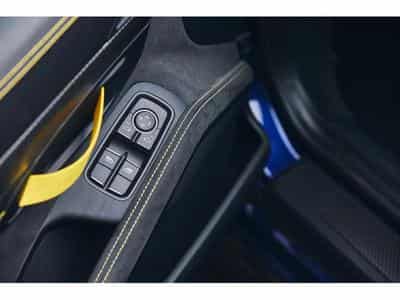 Porsche Cayman GT4 RS Weissach (2023) - Photo 5