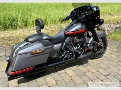 Harley-Davidson CVO Street Glide 117 cui (2020) - Foto 2