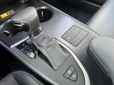 Lexus UX F SPORT Design (2023) - Foto 12