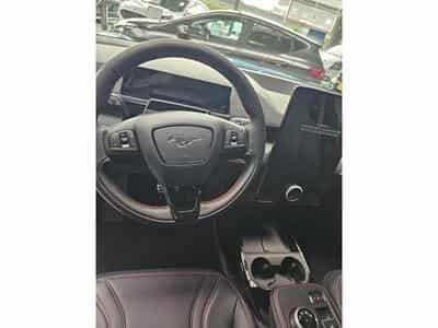 Ford Mustang Mach-E Premium AWD 99kWh Extended Range 351CV/258kW - A1 (2023) - Foto 4