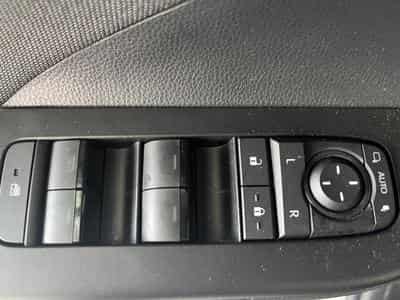 Toyota C-HR Dynamic Plus Mono-Tone (2024) - Photo 10