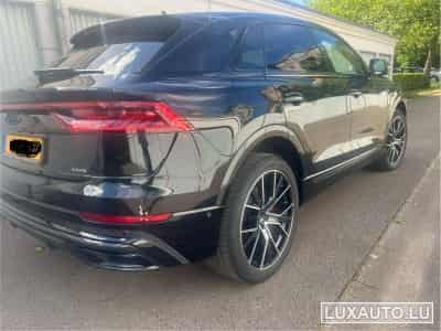 Audi Q8 S-line (2022) - Photo 1