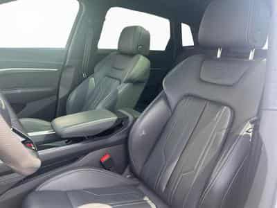 Audi Q8 S line 55 quattro (2024) - Photo 15