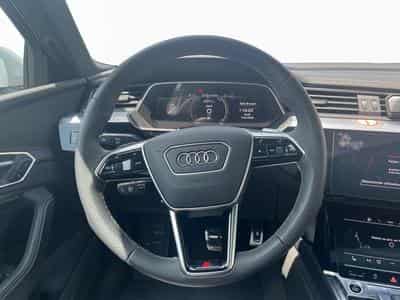 Audi Q8 S line 55 quattro (2024) - Photo 9