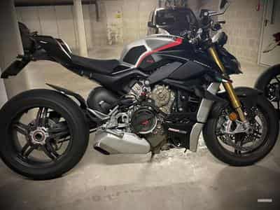 Ducati Streetfighter SP (2023) - Foto 1