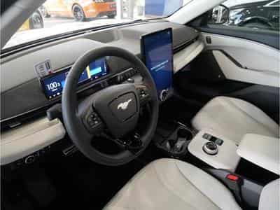 Ford Mustang Mach-E AWD 99kWh Extended Range 351cv/258kW - A1 GAR 0182031 (2023) - Foto 2