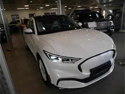 Ford Mustang Mach-E AWD 99kWh Extended Range 351cv/258kW - A1 GAR 0182031 (2023) - Foto 4