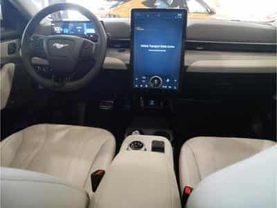 Ford Mustang Mach-E AWD 99kWh Extended Range 351cv/258kW - A1 GAR 0182031 (2023) - Foto 6