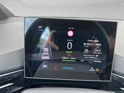 MG MG4 STANDARD (2023) - Photo 10