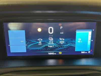 Jeep Avenger SUMMIT (2023) - Photo 10