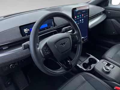 Ford Mustang Mach-E GT (2023) - Photo 11