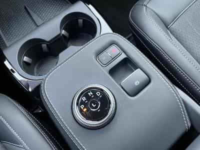 Ford Mustang Mach-E GT (2023) - Photo 12