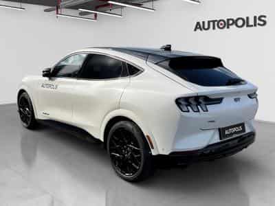 Ford Mustang Mach-E GT (2023) - Photo 2