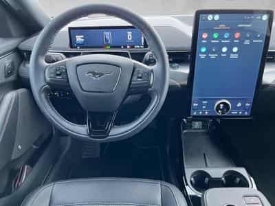 Ford Mustang Mach-E GT (2023) - Photo 9