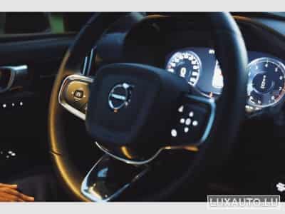 Volvo XC40 T2 Plus Dark (2023) - Photo 6