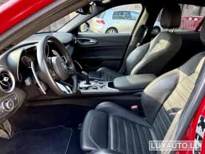 Alfa-Romeo Giulia Q4 Veloce 2.0 Turbo (2021) - Foto 6