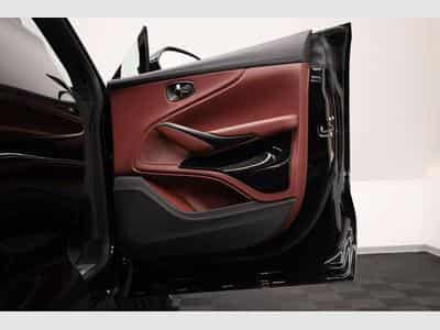 Aston-Martin DBX 4.0 V8 550 (2021) - Photo 12