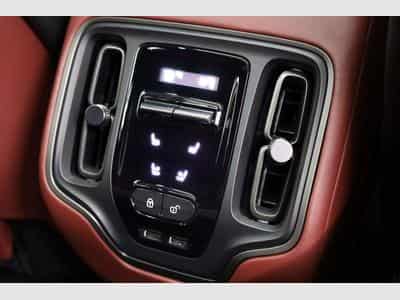 Aston-Martin DBX 4.0 V8 550 (2021) - Photo 13