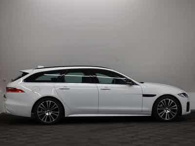 Jaguar XF D200 R-Dynamic SE RWD Auto (2024) - Photo 3