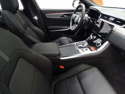 Jaguar XF D200 R-Dynamic SE RWD Auto (2024) - Photo 7