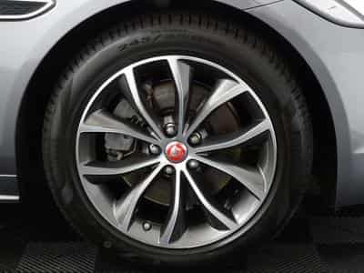 Jaguar XF D200 R-DYNAMIC SE AWD AUTO (2023) - Photo 6