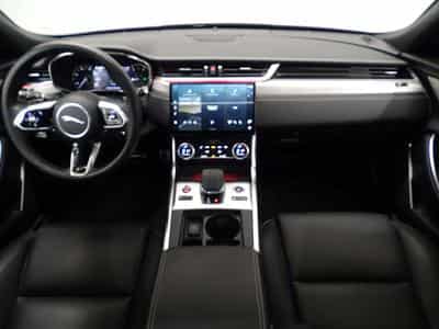 Jaguar XF D200 R-DYNAMIC SE AWD AUTO (2023) - Photo 9