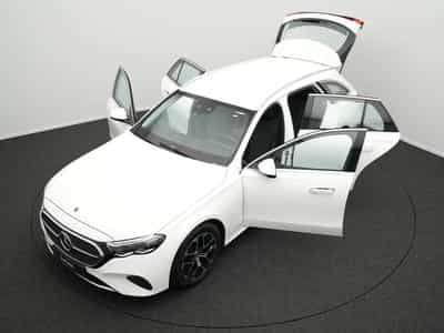 Mercedes E 200 T. Avantgarde Digital+AHK+360°+Memory (2023) - Photo 14