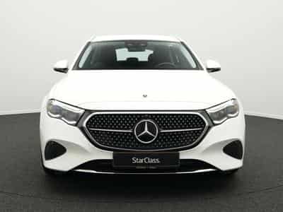 Mercedes E 200 T. Avantgarde Digital+AHK+360°+Memory (2023) - Photo 2